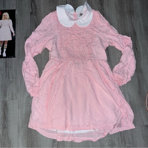 Stranger Things Adult Replica Eleven Dress XL - Picture 2 of 8